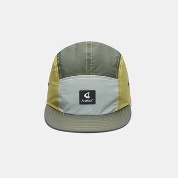 Casquette verte Artefact vue de face