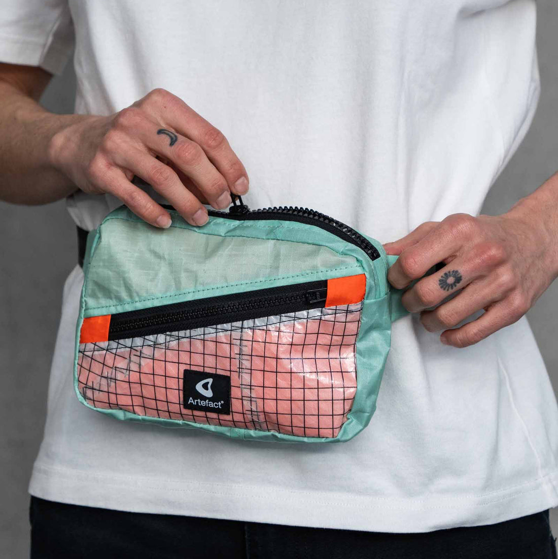 banane artefact upcyclee kite face