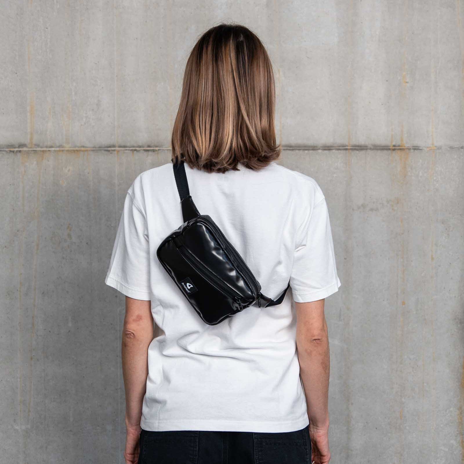 Banane calao Artefact Noir