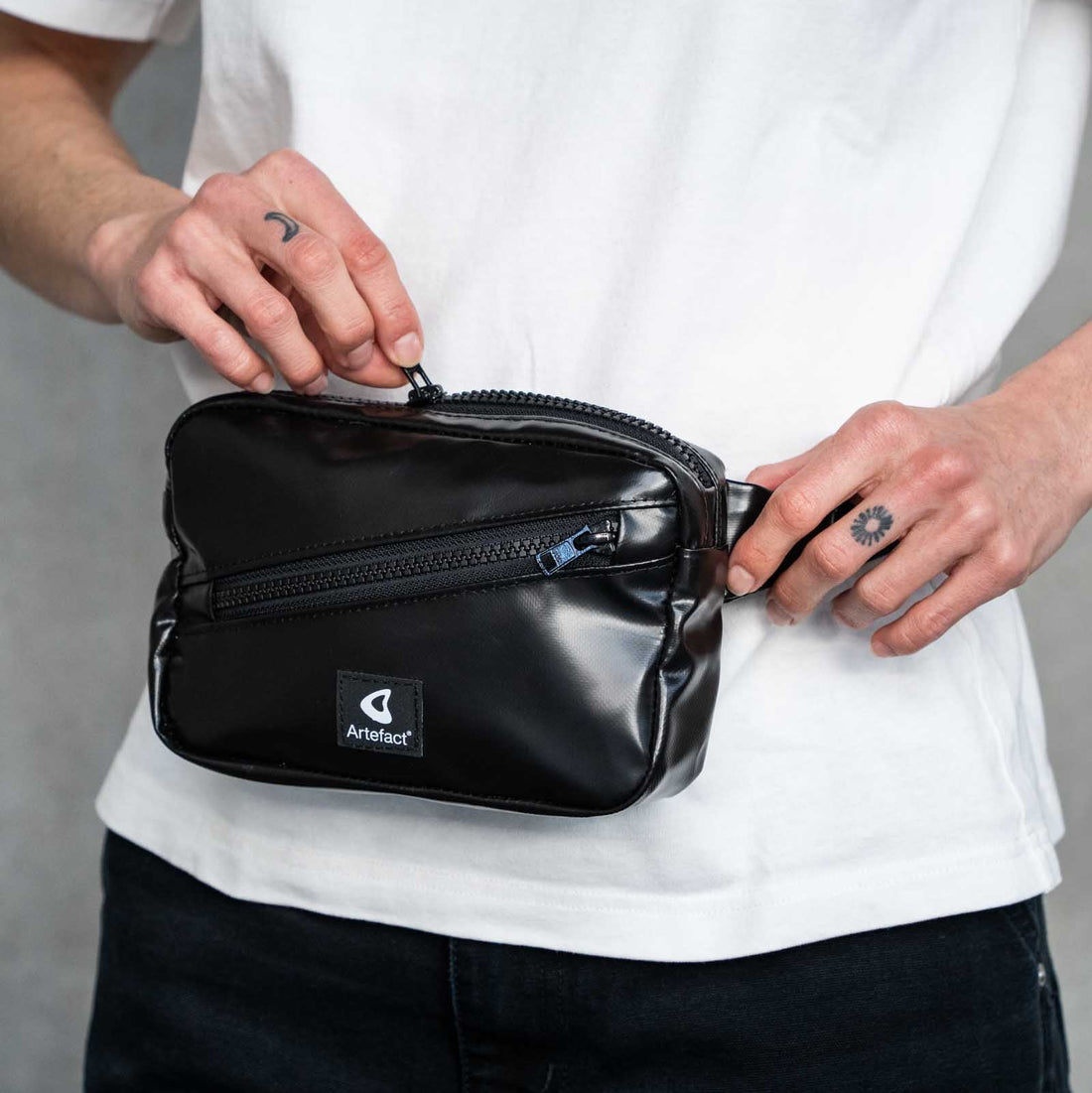 Banane calao Artefact Noir