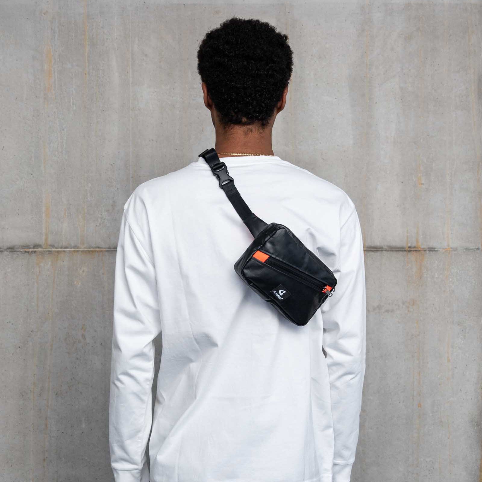 banane Calao artefact noir orange