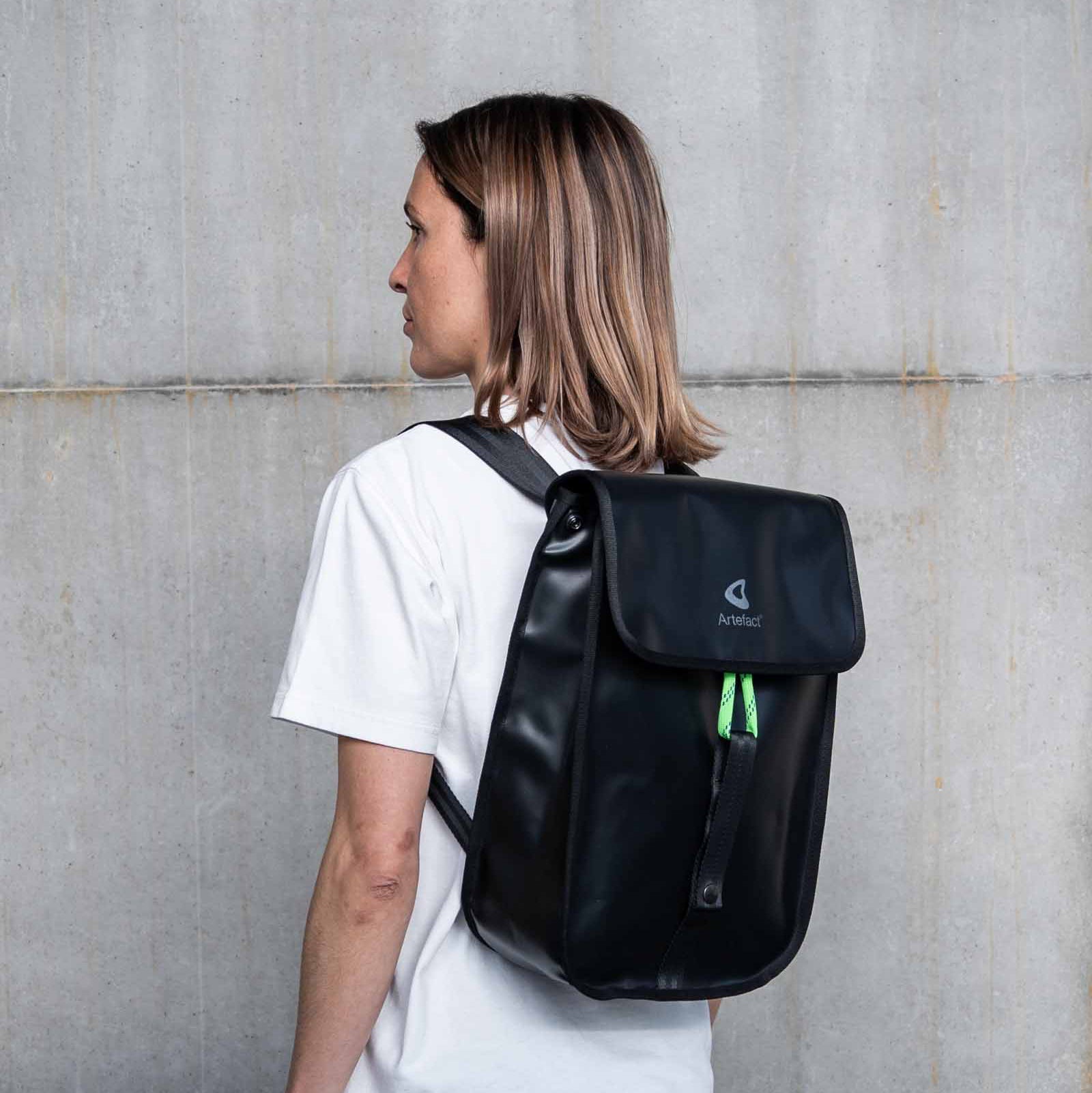 Artefact Petit Gravelot 12L noir