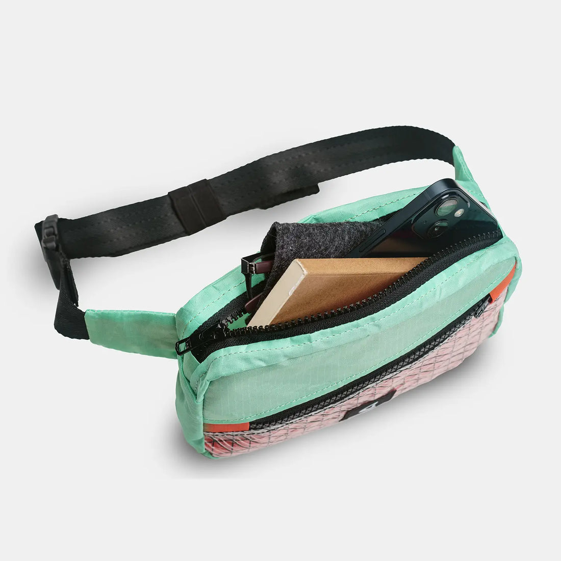 banane artefact upcyclee kite face