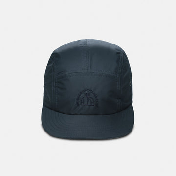 Casquette 5-panel Cirrus bleue brodée Outdoor Upcycling Club – packshot