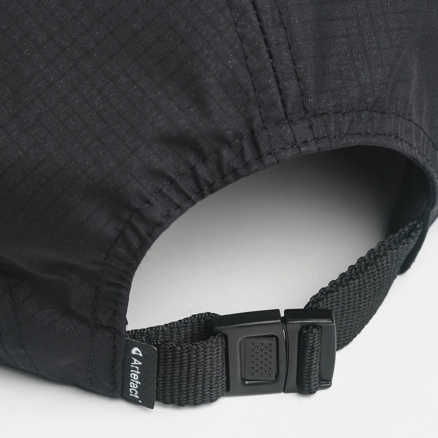 casquette upcyclée Artefact noir