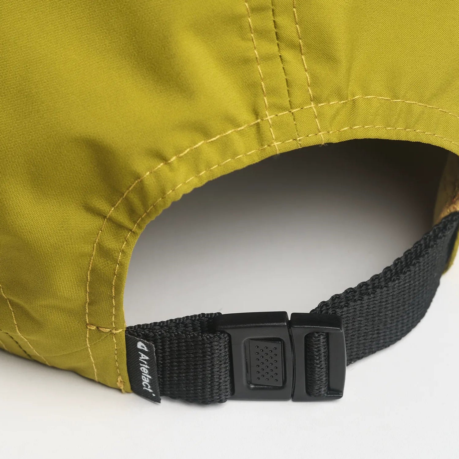 Casquette jaune Artefact upcyclée avec veste patagonia