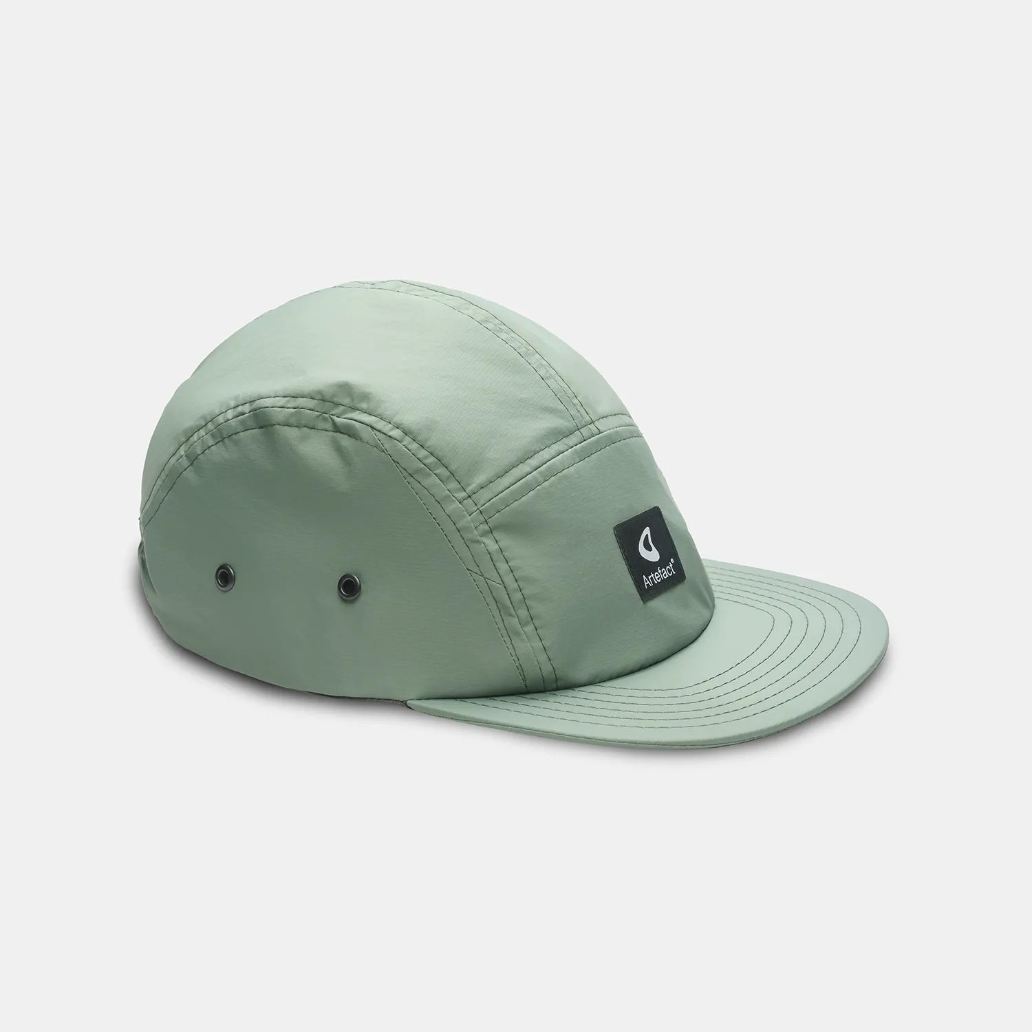 Casquette verte Artefact vue de cote